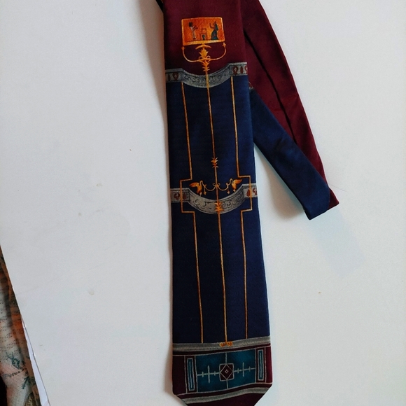 Men's Imported Silk Metropolitan Museum of Art Tie - Picture 1 of 4